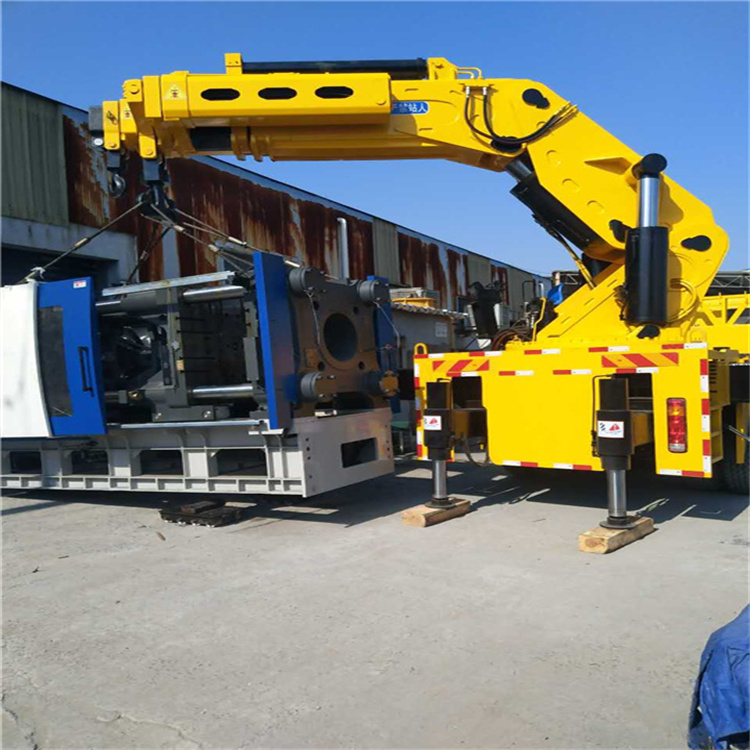 老新镇 大吨位折臂吊出租费用解析：一小时租赁多少钱