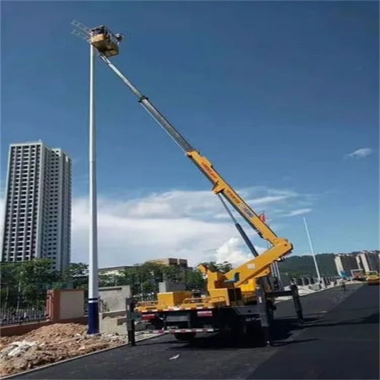 老新镇维修路灯的曲臂升降车出租