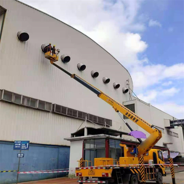 老新镇高空作业车出租服务：专业广告牌安装解决方案