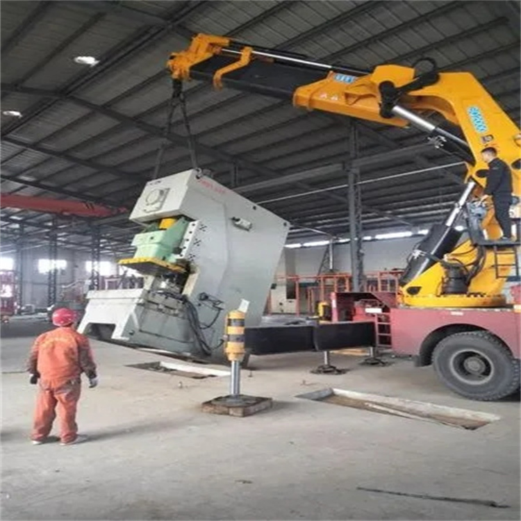 老新镇80吨折臂吊车出租附近电话