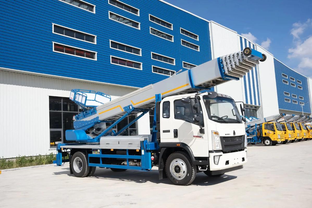 老新镇出租云梯车高空作业车 建筑垃圾搬运