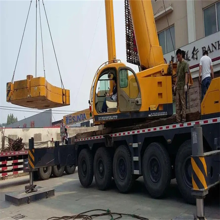 老新镇当地吊车出租|机器吊装|75吨|工厂搬迁服务